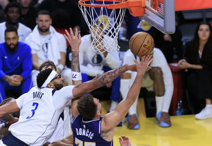 开云App-富保罗想让浓眉走?阿里纳斯:浓眉最终会想办法偷偷溜回湖人|安东尼·戴维斯|安东尼-戴维斯|洛杉矶湖人队|戴维斯-贝尔坦斯|里奇·保罗_新浪体育_新浪新闻